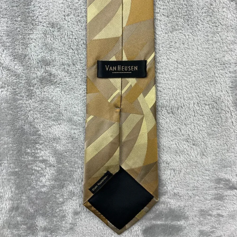 Van Heusen Men's Modern Classic 100% Silk Neck Tie